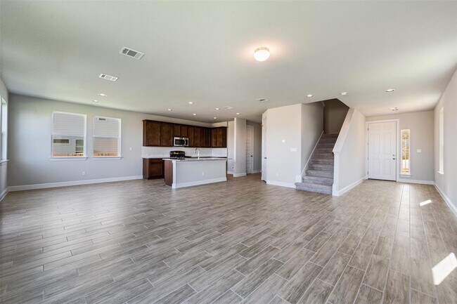 112 Winding Hollow Ln Georgetown, TX 78628 photo 3