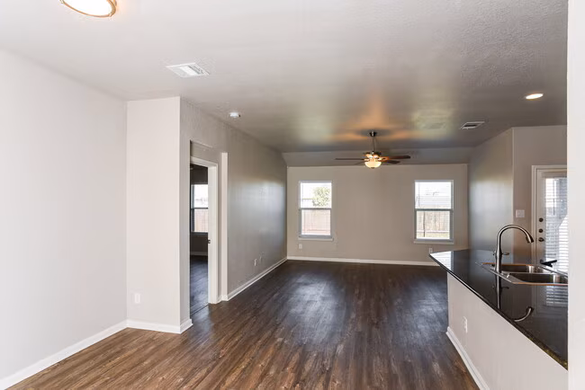 2617 McCrae New Braunfels, TX 78130 photo 3