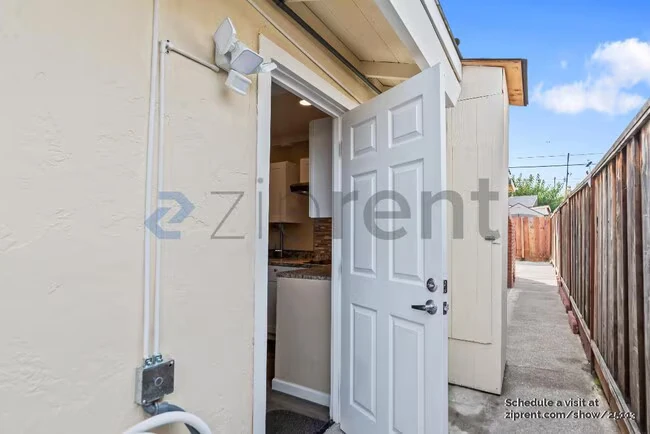 Unit C photo 4
