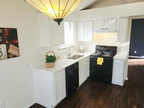 1703 Leroy Road, Dallas, TX 75217 photo 5