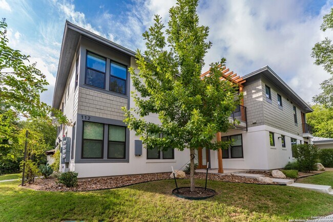112 Lindell Pl San Antonio, TX 78212 photo 3