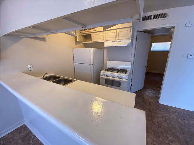 Riverbrook Apartments photo 5