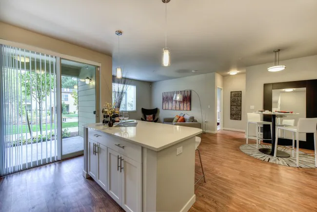 Madison Bellevue Apartments photo 5