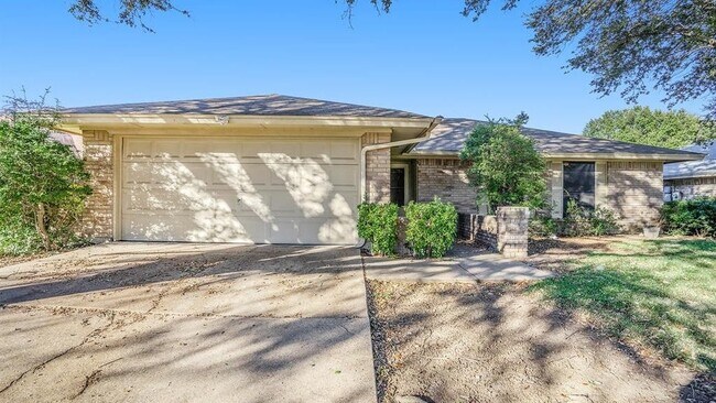 2608 Green Ridge St Fort Worth, TX 76133 photo 4