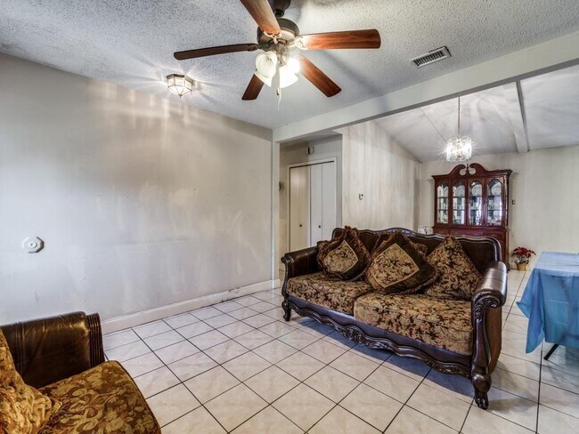 1406 Ridgecrest Drive, Plano, TX 75074 photo 5