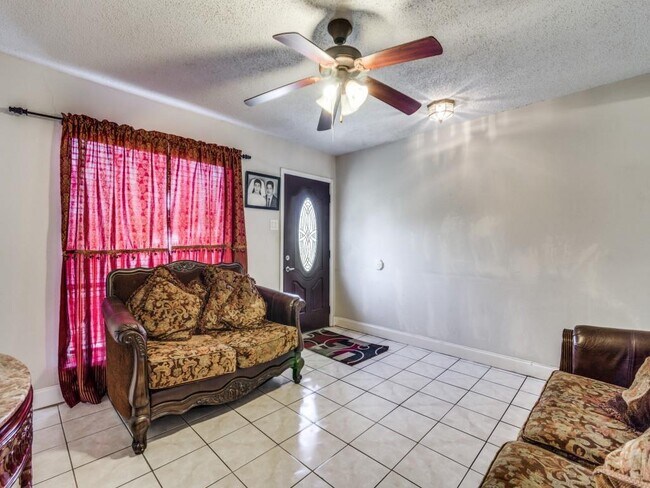 1406 Ridgecrest Drive, Plano, TX 75074 photo 4