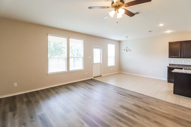 368 Magma Dr Fort Worth, TX 76131 photo 4