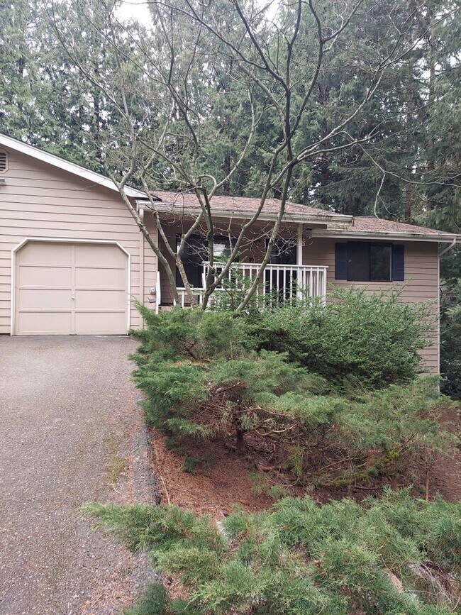 50-54 NW Lopez Ln Bremerton, WA 98311 photo 2