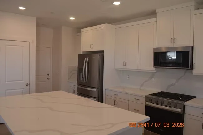228 W Volta St Tracy, CA 95391 photo 2