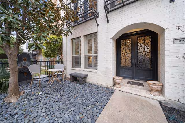 3605 Live Oak Street, Dallas, TX 75204 photo 2