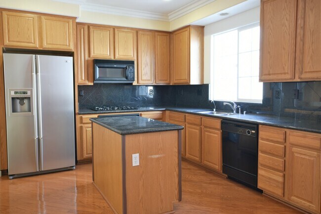 3145 Saint Florian Way, San Jose, CA 95136 photo 2