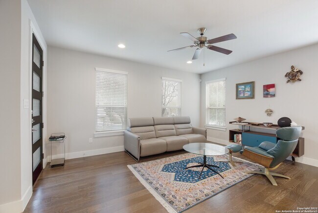 223 Claremont Ave San Antonio, TX 78209 photo 5