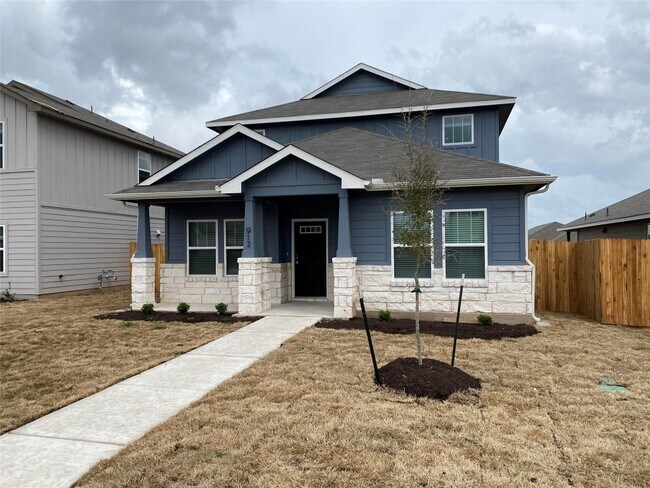 912 Main St Hutto, TX 78634 photo 3