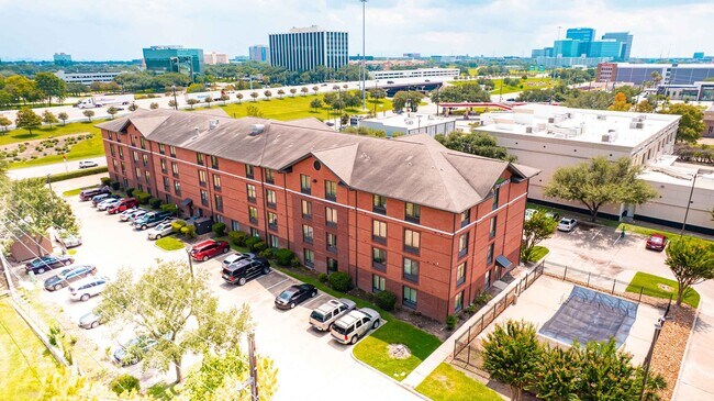 Houston - Westchase - Westheimer photo 3