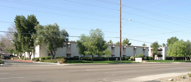 VILLAGE SQUARE APTS