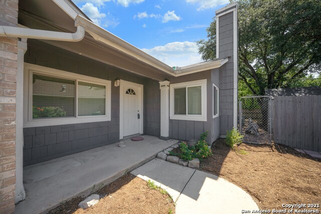 8032 Laurel Bend San Antonio, TX 78250 photo 4