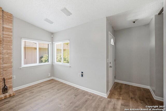 8032 Laurel Bend San Antonio, TX 78250 photo 5