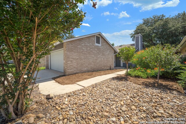 8032 Laurel Bend San Antonio, TX 78250 photo 3
