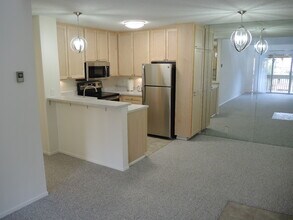1855 Diamond St San Diego, CA 92109 photo 4