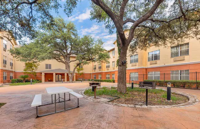 Austin - Northwest - Research Park photo 3