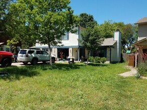 8814 Clearbrook Trail, Austin, TX 78729 photo 2