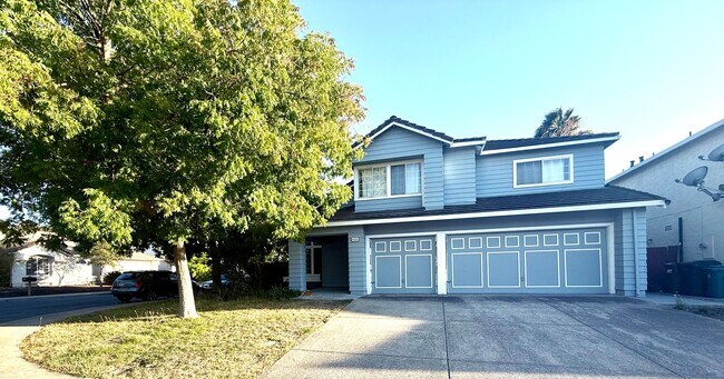 Beautiful 2 Story 4 Bedroom 2.5 Bath Home in Antioch