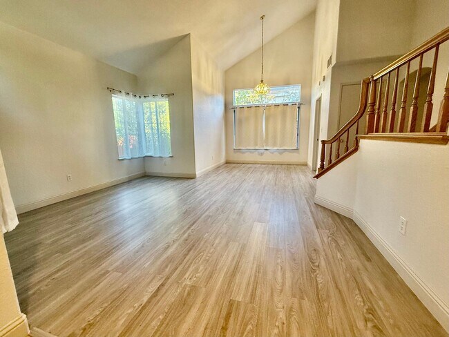 Beautiful 2 Story 4 Bedroom 2.5 Bath Home in Antioch photo 2