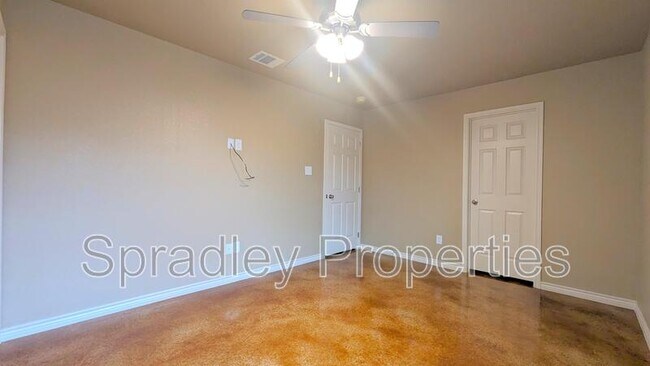 1005B Kerr Ct Belton, TX 76513 photo 5