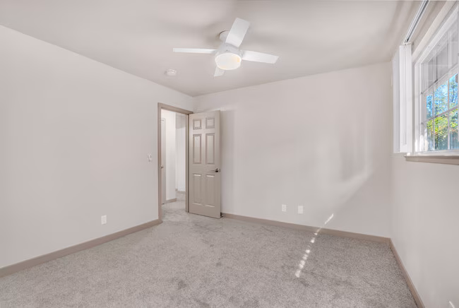 River Walk Apartments photo 3