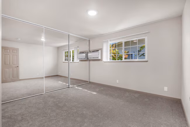 River Walk Apartments photo 5