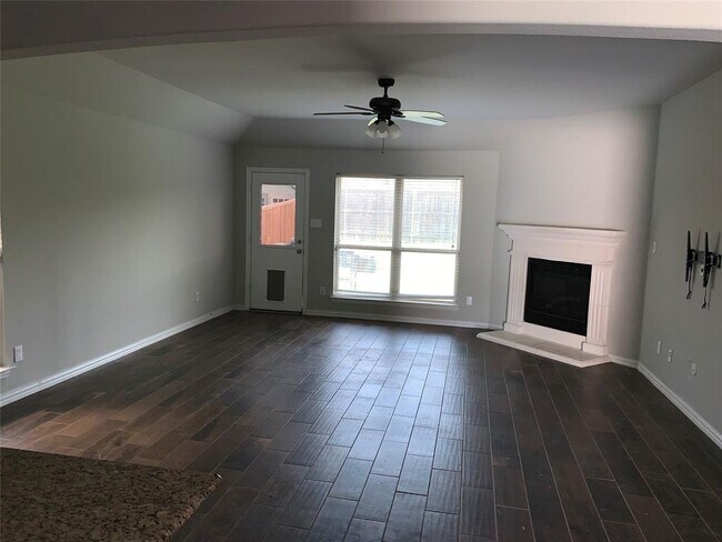 1613 Ridge Creek Lane, Aubrey, TX 76227 photo 5
