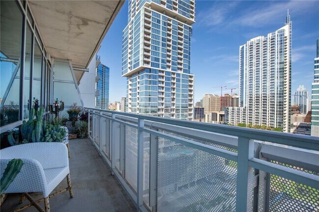 222 West Ave Austin, TX 78701 photo 2