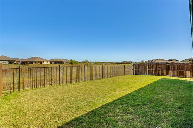 16516 Portage St Justin, TX 76247 photo 4