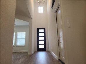 2433 Glacier Rdg Corinth, TX 76210 photo 5