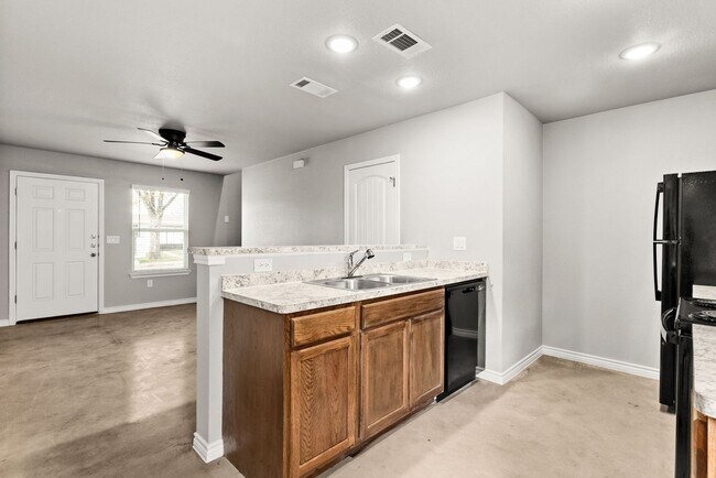 304 Blair St Killeen, TX 76541 photo 4