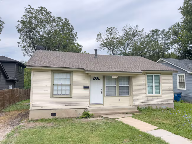 713 Harris Ave Austin, TX 78705 photo 5