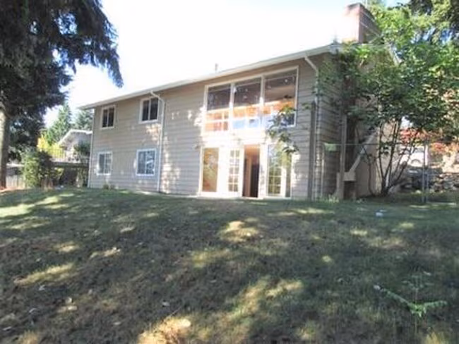 533 157th Ave SE Bellevue, WA 98008 photo 2