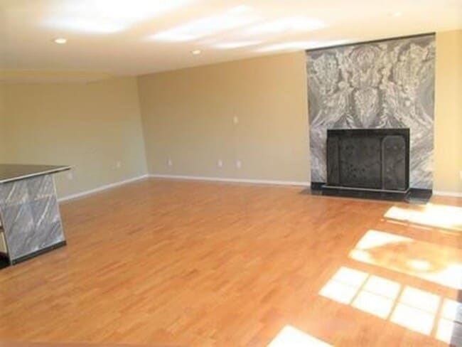 533 157th Ave SE Bellevue, WA 98008 photo 4