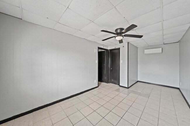 1012 Ann St Pasadena, TX 77506 photo 5