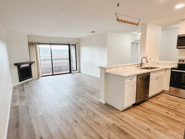 10425 Caminito Cuervo San Diego, CA 92108 photo 2