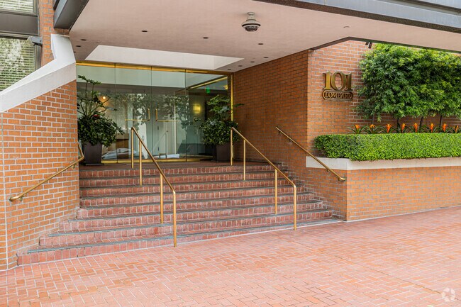 101 Lombard St San Francisco, CA 94111 photo 5