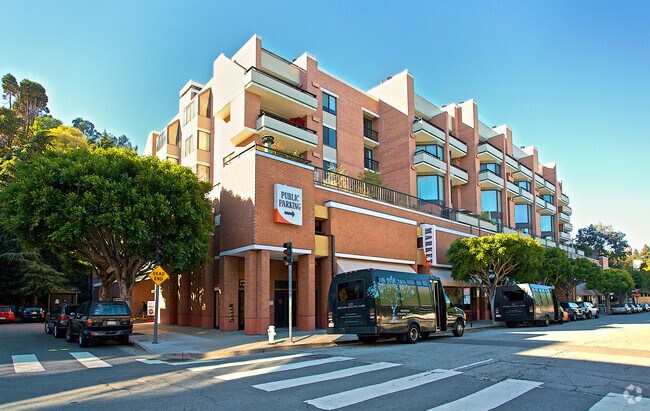 101 Lombard St San Francisco, CA 94111 photo 2