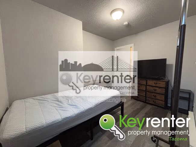 228 E 62nd St photo 4