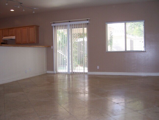 2 STORY TOWNHOME IN GATED COMMUNITY photo 2