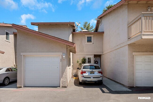 Charming 2BR Townhome in San Jose photo 3