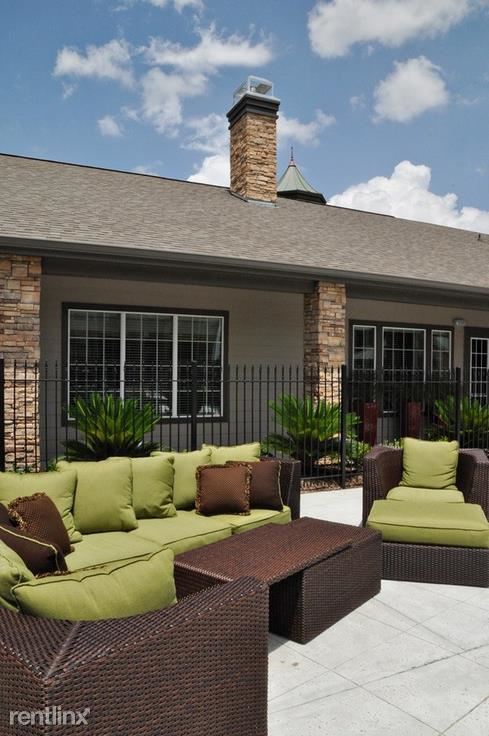 601 Park Pl Blvd Rosenberg, TX 77469 photo 3