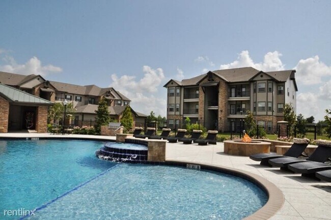 601 Park Pl Blvd Rosenberg, TX 77469 photo 2