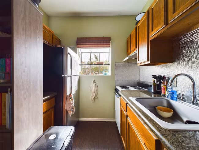3206 King St Austin, TX 78705 photo 4