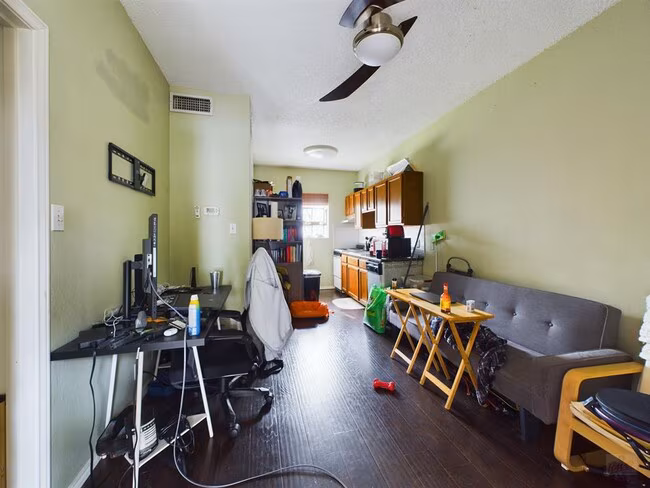 3206 King St Austin, TX 78705 photo 2