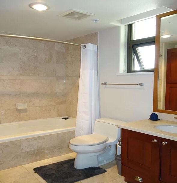 700 W E St San Diego, CA 92101 photo 3